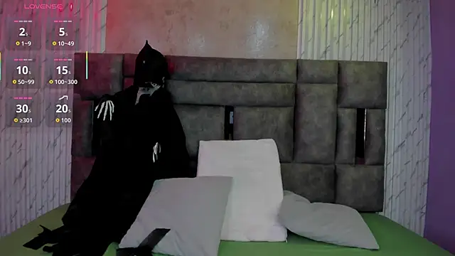 Miah Palacio online show from 10.31.25