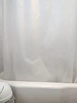 Snapshot of Juan-enrique chatting on 01.19.26 Juan-enrique online show from 01.19.26