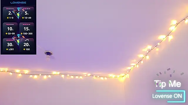 Snapshot of Sarasavage chatting on 03.30.26 Sarasavage online show from 03.30.26