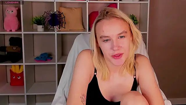 Carolin Miller online show from 10.27.25