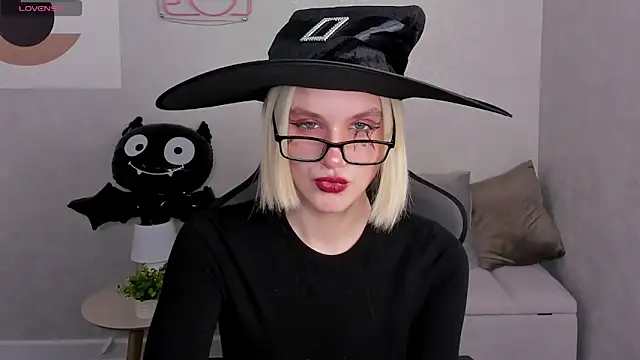 Carolin Miller online show from 10.28.25