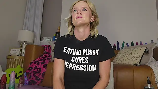 Snapshot of Taylorlove303 chatting on 10.24.25 Taylorlove303 online show from 10.24.25