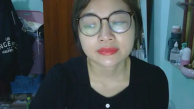 Uhem112 online show from 11.17.25