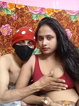 Snapshot of Seducing_couple chatting on 09.22.25 Seducing couple online show from 09.22.25