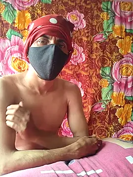 Snapshot of Seducing_couple chatting on 11.21.25 Seducing couple online show from 11.21.25