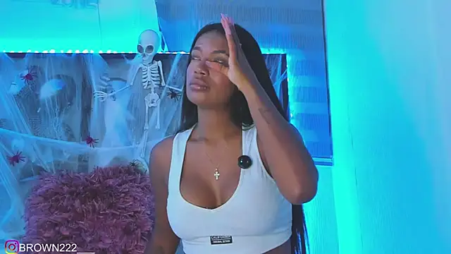  naomibrown  online show from 10.13.25