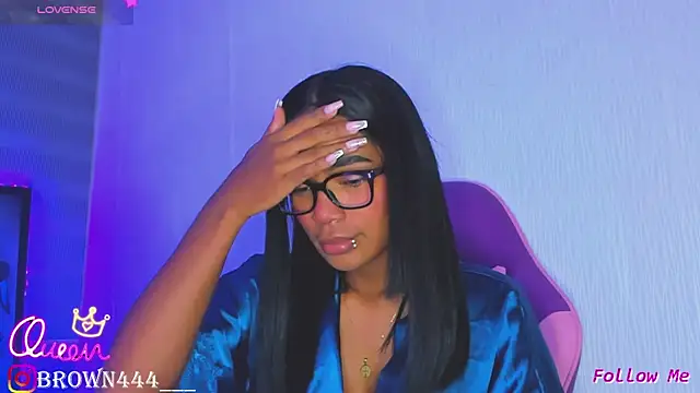 Snapshot of _naomibrown_ chatting on 04.08.26 naomibrown online show from 04.08.26