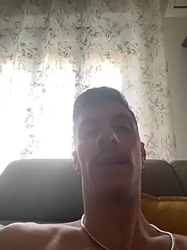 Snapshot of Lucamilano1991 chatting on 04.05.26 Lucamilano1991 online show from 04.05.26