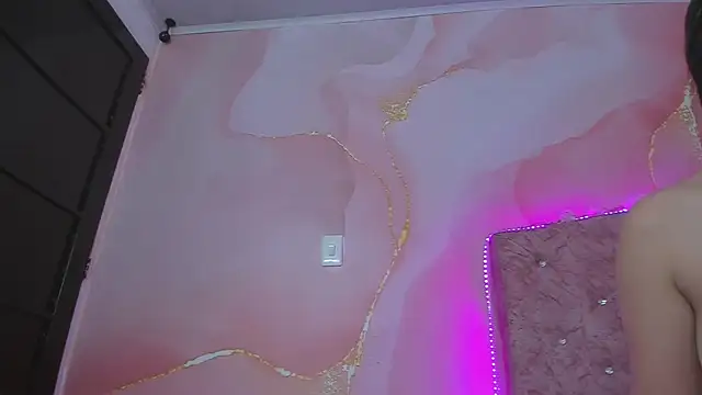 Snapshot of violet_taylor_ chatting on 10.25.25 violet taylor online show from 10.25.25