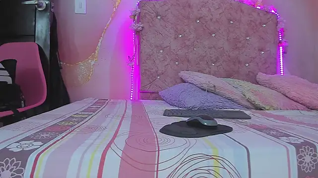 violet taylor  online show from 01.12.26