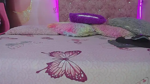 violet taylor  online show from 02.06.26