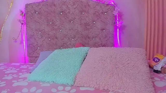 violet taylor  online show from 03.14.26