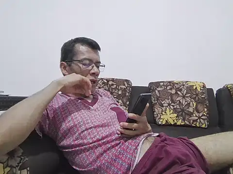 Snapshot of skinnylatino51 chatting on 12.02.25 skinnylatino51 online show from 12.02.25