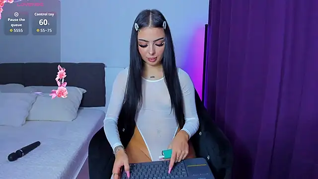 Snapshot of AshleyEttheenn chatting on 10.07.25 AshleyEttheenn online show from 10.07.25