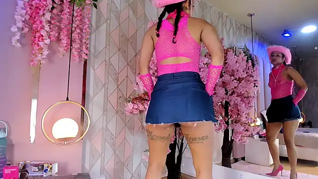 EmmaWilliam1 online show from 11.30.25