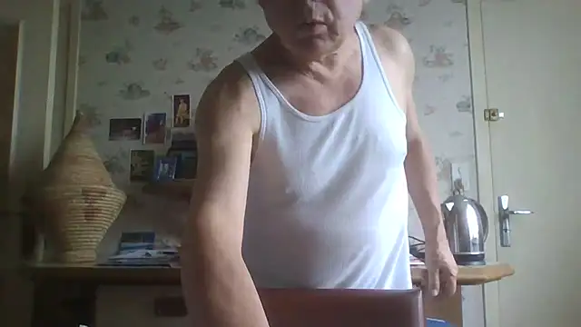 Snapshot of gegevincent chatting on 05.04.26 gegevincent online show from 05.04.26