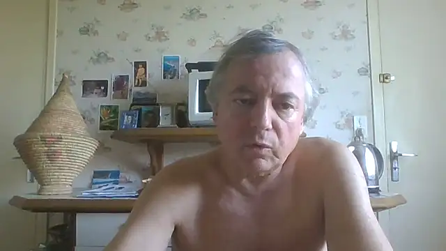 Snapshot of gegevincent chatting on 05.22.26 gegevincent online show from 05.22.26