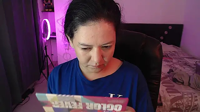 Abbyjoness21 online show from 10.30.25