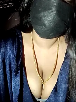 Snapshot of umairahaasan_1 chatting on 11.11.25 umairahaasan 1 online show from 11.11.25