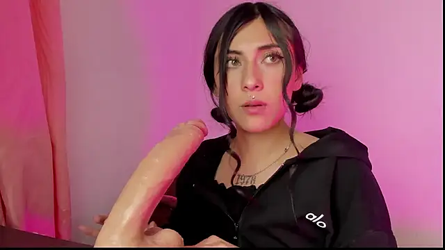 Alanaloiiss  online show from 03.04.26