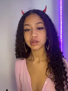 jadee8 online show from 10.29.25