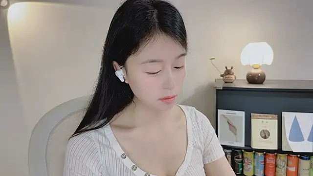 Onechestnut online show from 04.10.26