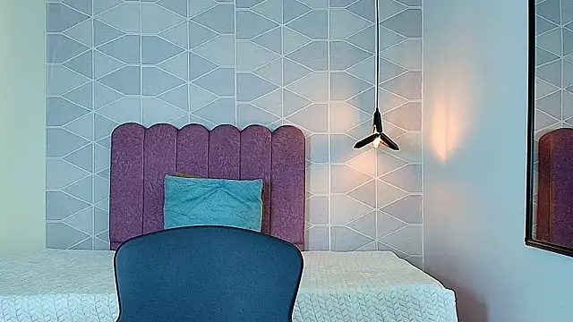 Aly Loving online show from 11.25.25