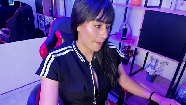 Dhaniela Naugthy online show from 10.03.25