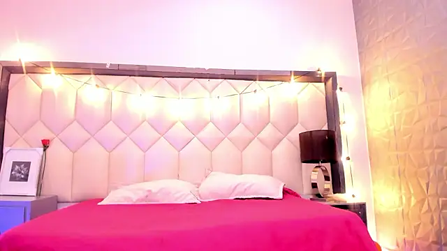 Scarletbigbug online show from 02.24.26