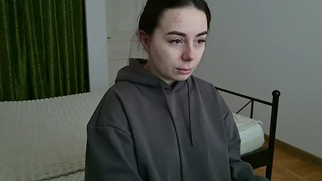 Snapshot of Di_na_Bell chatting on 09.29.25 Di na Bell online show from 09.29.25