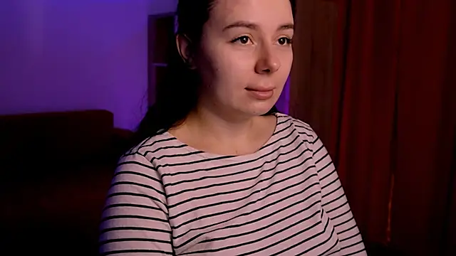 Snapshot of Di_na_Bell chatting on 11.06.25 Di na Bell online show from 11.06.25