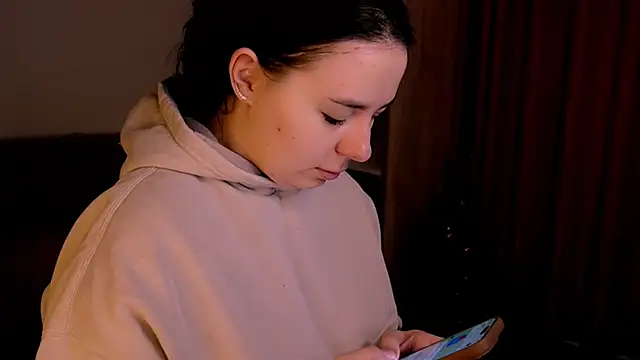 Snapshot of Di_na_Bell chatting on 01.07.26 Di na Bell online show from 01.07.26