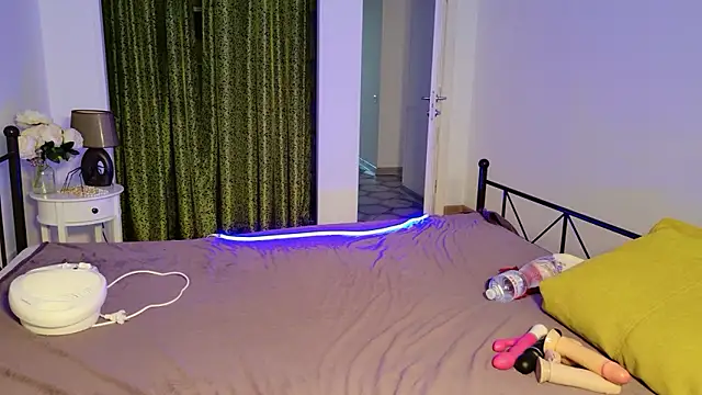 Snapshot of Di_na_Bell chatting on 01.12.26 Di na Bell online show from 01.12.26