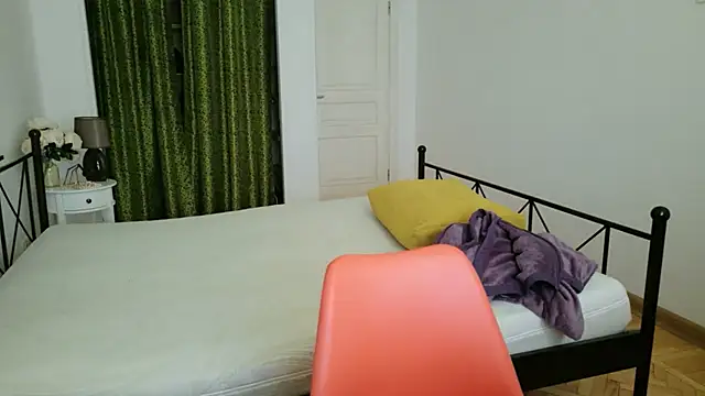 Snapshot of Di_na_Bell chatting on 01.19.26 Di na Bell online show from 01.19.26