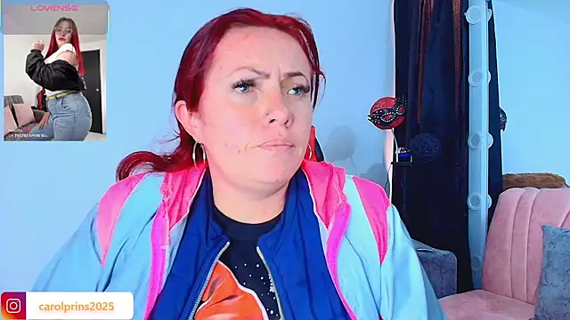 Snapshot of carolinhe_ chatting on 11.04.25 carolinhe online show from 11.04.25