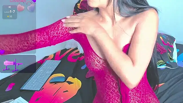 Alice Parkerx online show from 11.28.25