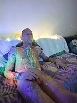 Snapshot of we_are_fucking_serious chatting on 11.12.25 we are fucking serious online show from 11.12.25