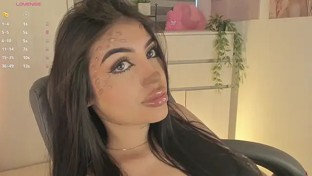 EmmyKenner online show from 10.31.25