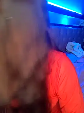 Snapshot of HotLaurha chatting on 11.25.25 HotLaurha online show from 11.25.25