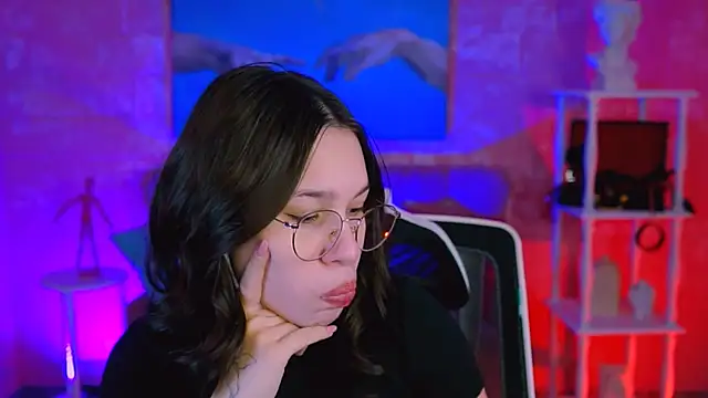 Snapshot of KimClarks_ chatting on 11.15.25 KimClarks online show from 11.15.25