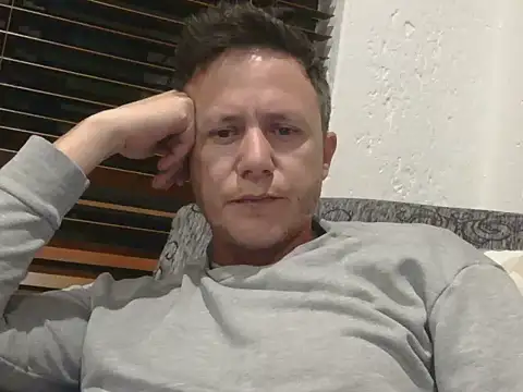 Snapshot of TroyDieselXXX chatting on 11.03.25 TroyDieselXXX online show from 11.03.25