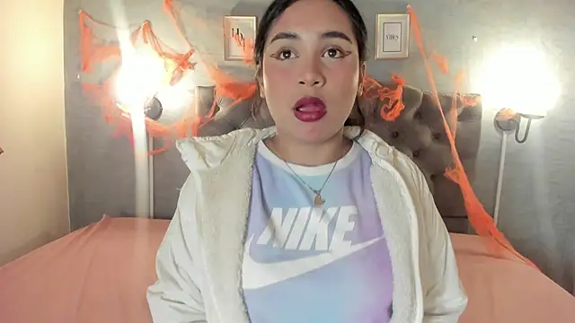 GiannaSlimJB online show from 10.19.25