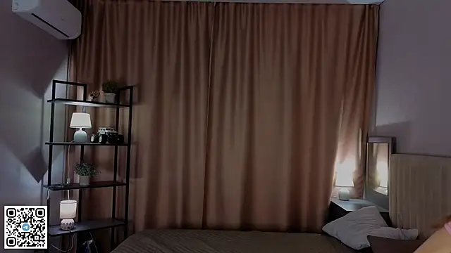 PetraHambelton online show from 11.25.25