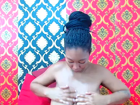 Snapshot of yourperfectcrush chatting on 11.25.25 yourperfectcrush online show from 11.25.25