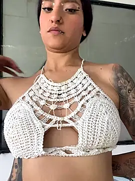 Scaarlettfox online show from 10.20.25