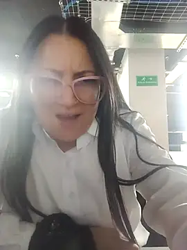 Snapshot of Romina693 chatting on 10.10.25 Romina693 online show from 10.10.25