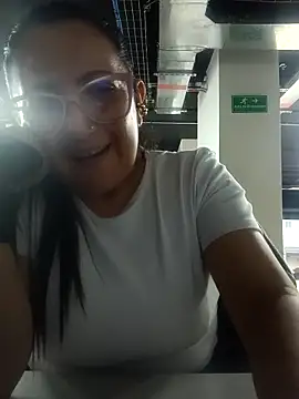 Snapshot of Romina693 chatting on 10.12.25 Romina693 online show from 10.12.25