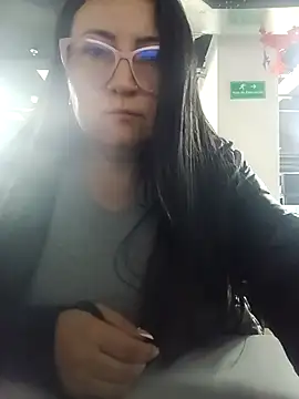 Snapshot of Romina693 chatting on 10.18.25 Romina693 online show from 10.18.25