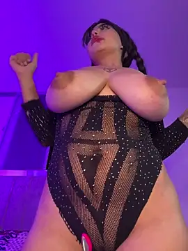 lucialauper  online show from 03.26.26