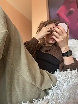 Snapshot of KellyKeler chatting on 10.23.25 KellyKeler online show from 10.23.25